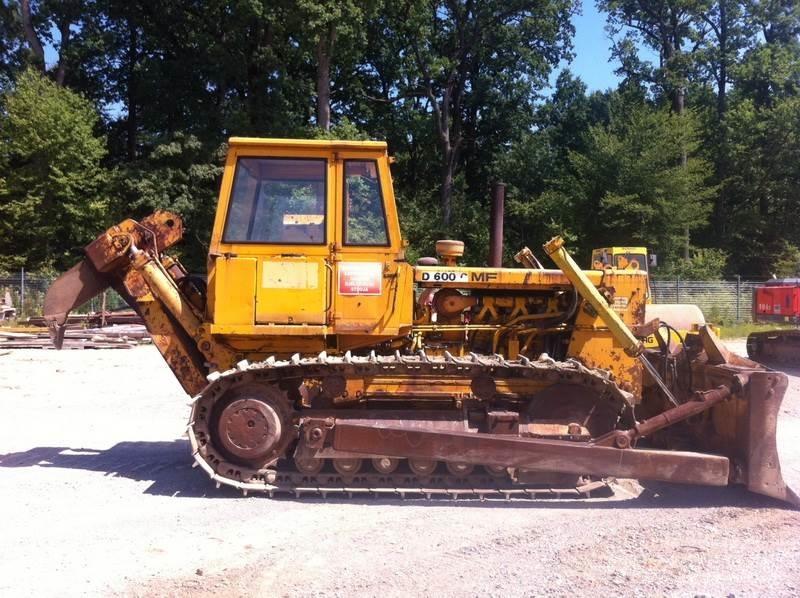 Hanomag D600 lánctalpas dózerek