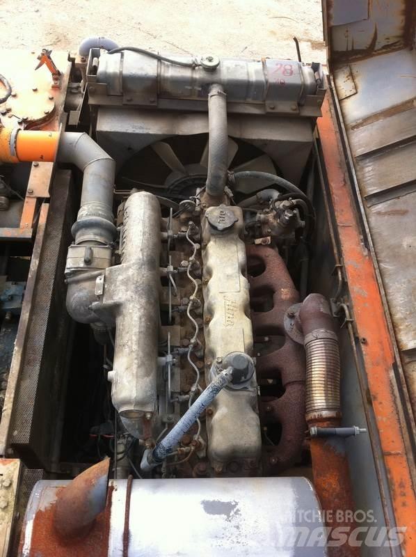 Hitachi UH 103 Lánctalpas kotrók