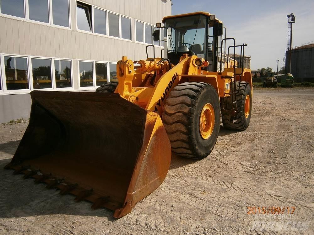 Hyundai HL770-7 Gumikerekes homlokrakodók