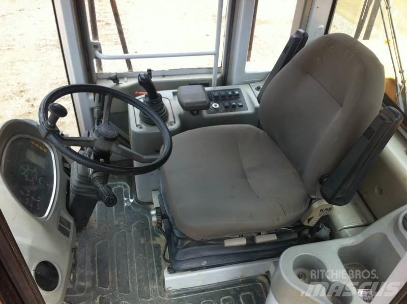 Hyundai HL770-7 Gumikerekes homlokrakodók