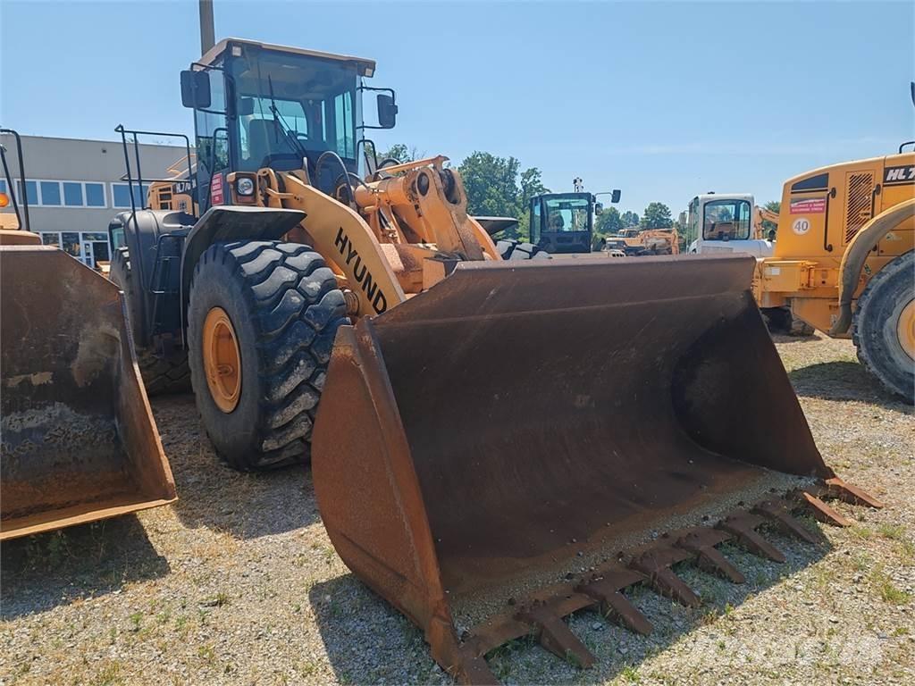 Hyundai HL770-9A Gumikerekes homlokrakodók