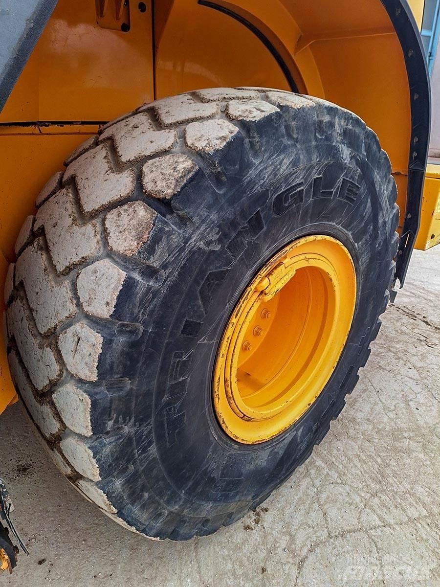 Hyundai HL960 Gumikerekes homlokrakodók