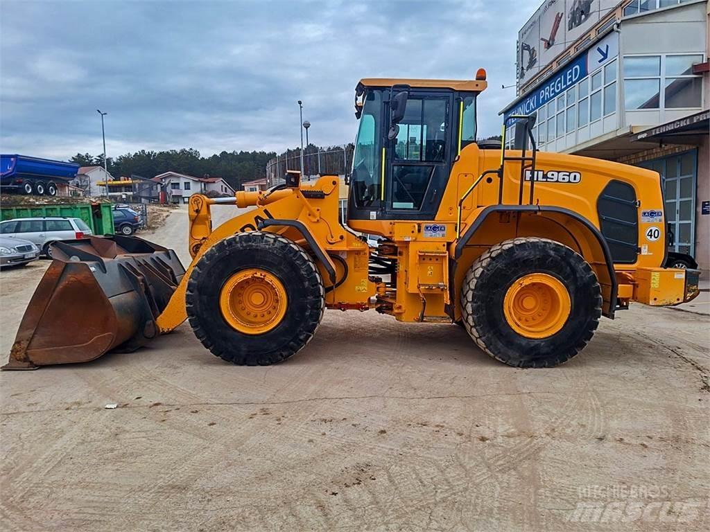Hyundai HL960 Gumikerekes homlokrakodók