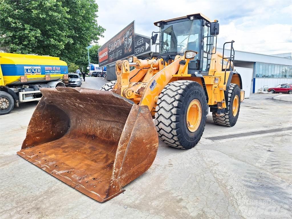 Hyundai HL960 Gumikerekes homlokrakodók