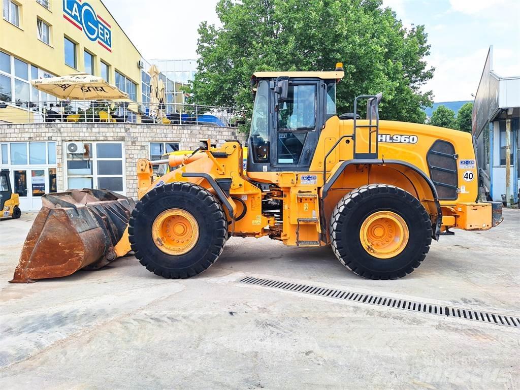 Hyundai HL960 Gumikerekes homlokrakodók
