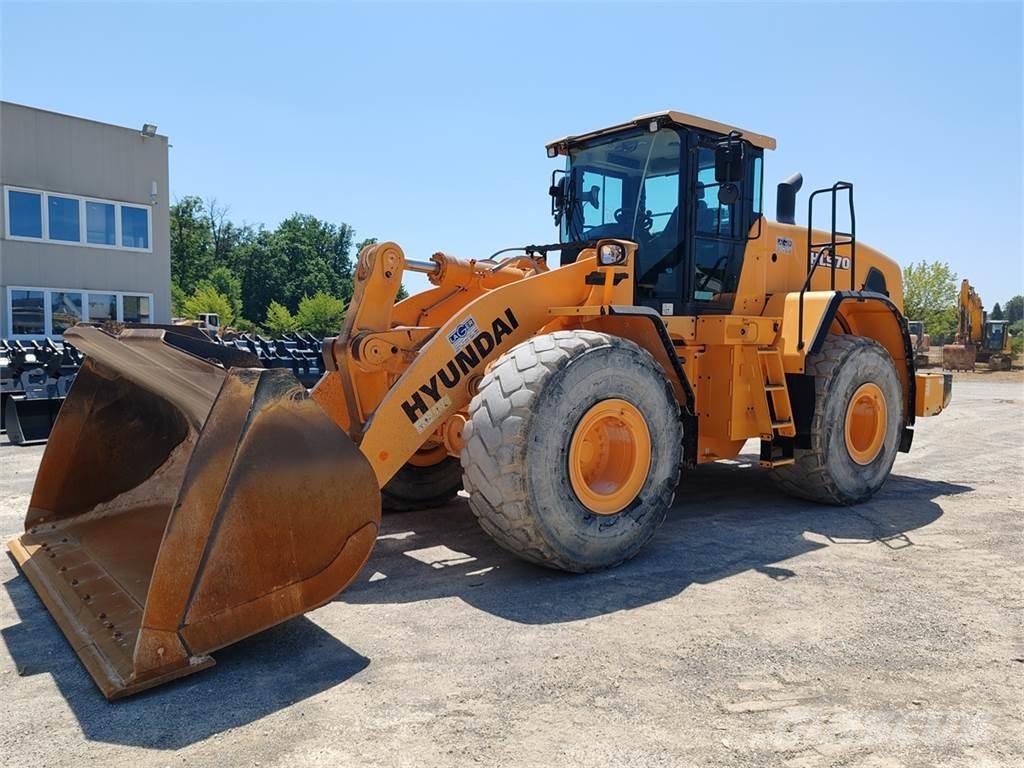 Hyundai HL970 Gumikerekes homlokrakodók