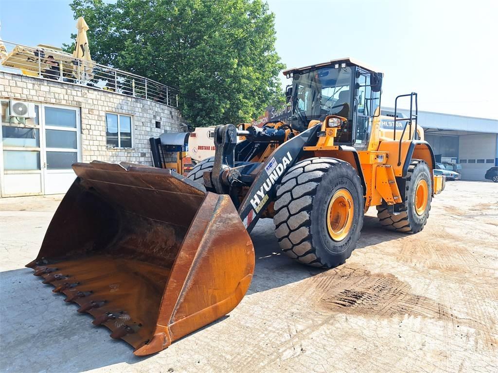 Hyundai HL970A Gumikerekes homlokrakodók