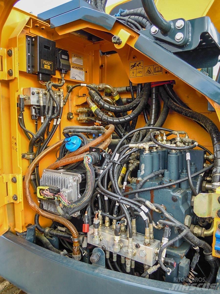 Hyundai HX145LCR Lánctalpas kotrók