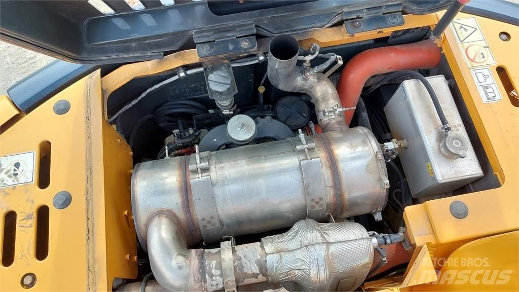 Hyundai HX145LCR Lánctalpas kotrók