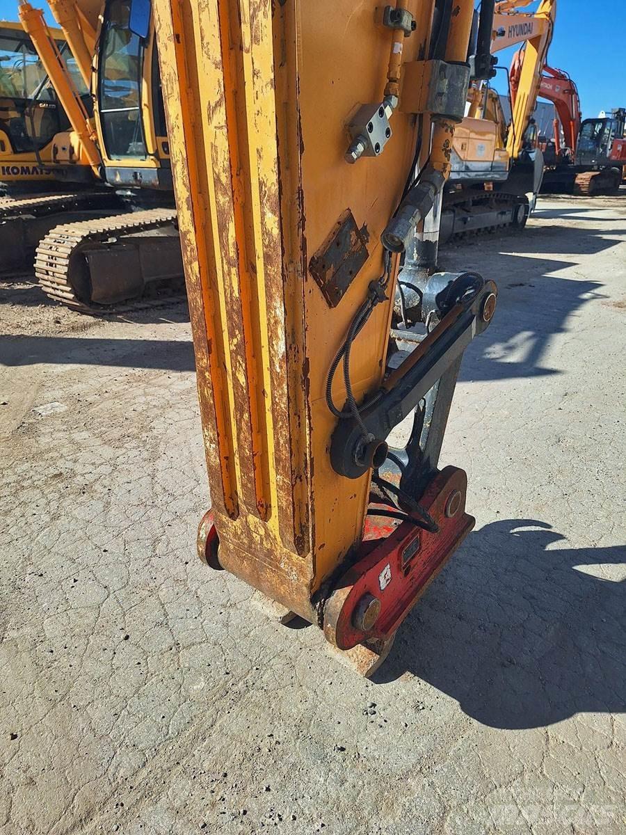 Hyundai HX300NL Lánctalpas kotrók