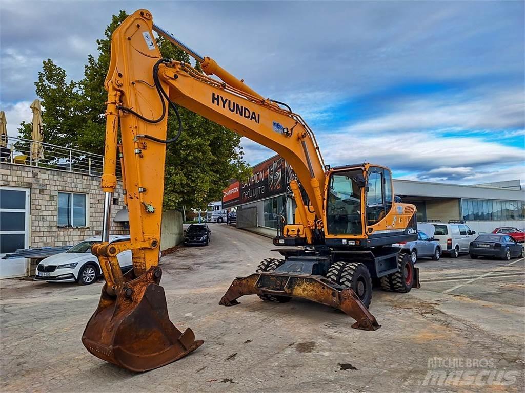 Hyundai R210W-9 Gumikerekes kotrók