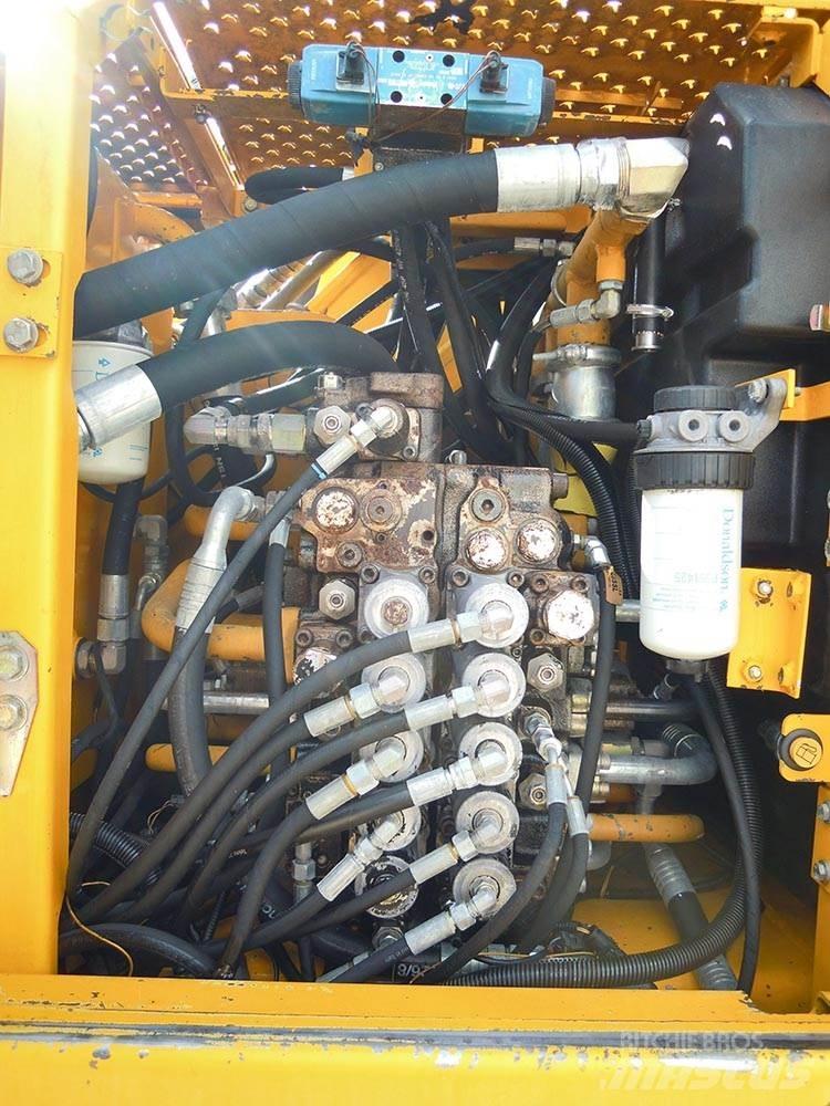 JCB JZ255NC Lánctalpas kotrók