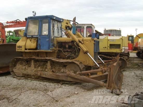 Komatsu D65E-8 lánctalpas dózerek