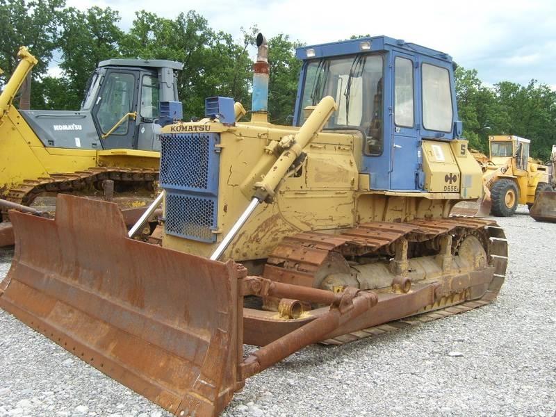 Komatsu D65E-8 lánctalpas dózerek