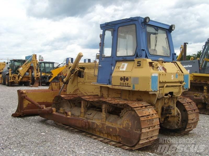 Komatsu D65E-8 lánctalpas dózerek