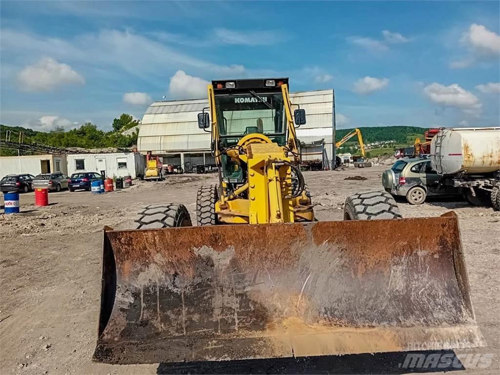 Komatsu GD655-3A Gréderek