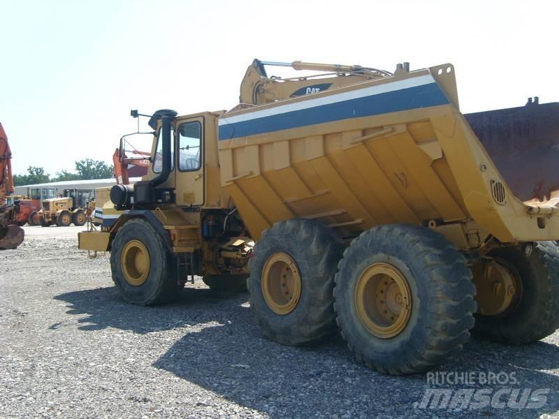 Komatsu HA270-3 Csuklósdömperek
