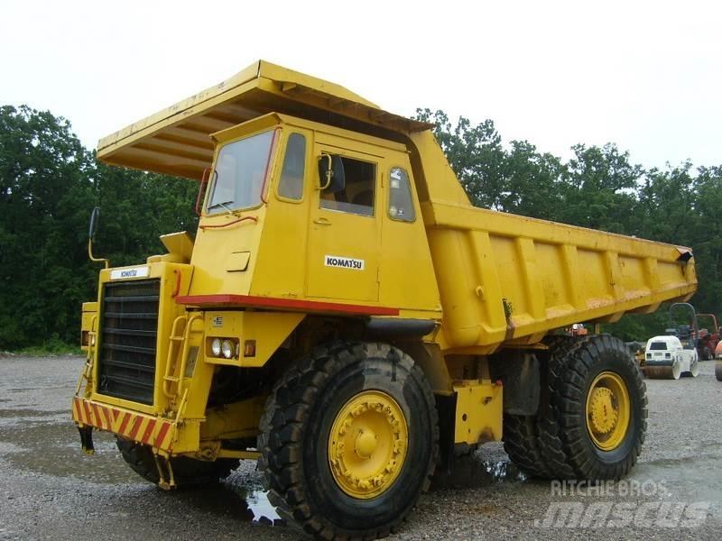 Komatsu HD325-5 Mezei dömperek