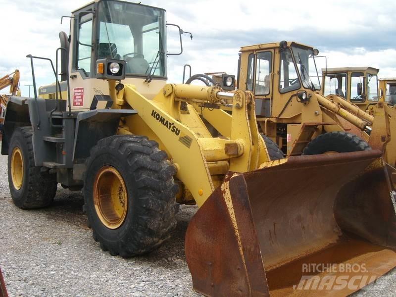 Komatsu WA320-3H Gumikerekes homlokrakodók