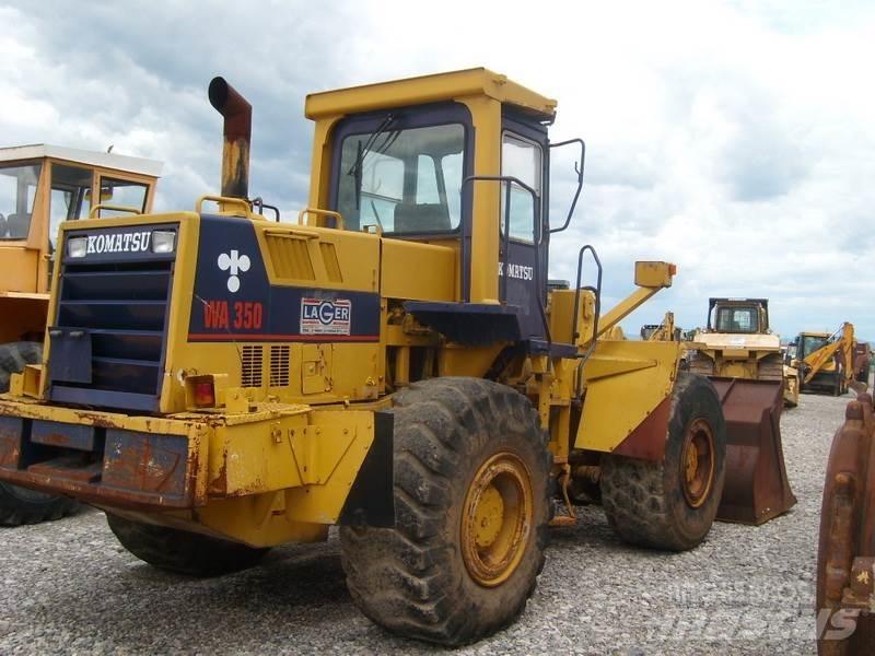 Komatsu WA350 Gumikerekes homlokrakodók