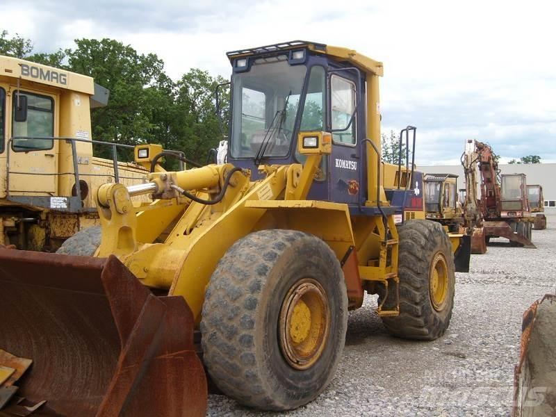 Komatsu WA350 Gumikerekes homlokrakodók