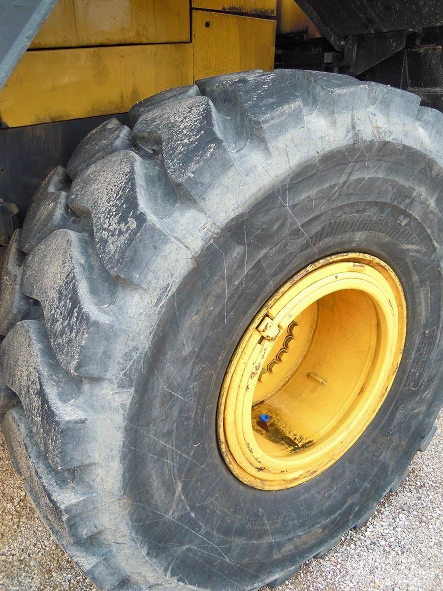 Komatsu WA430- 6E0 Gumikerekes homlokrakodók