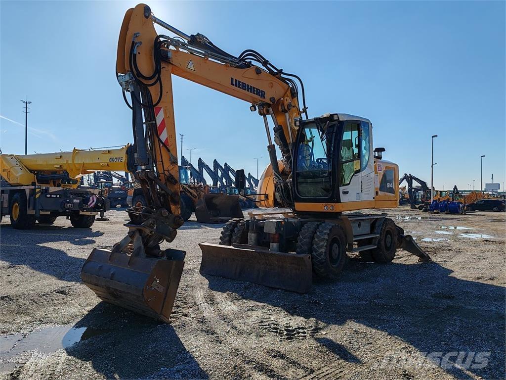 Liebherr A 914 Litronic Gumikerekes kotrók