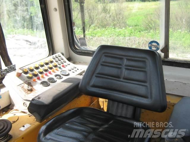 Liebherr PR 732 L lánctalpas dózerek