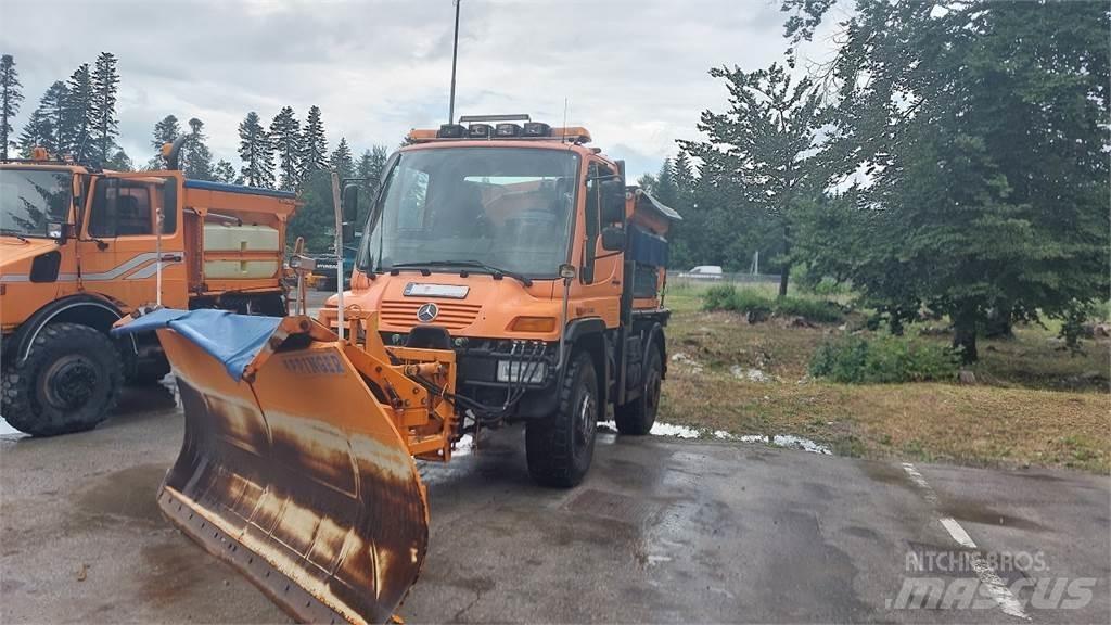 Mercedes-Benz Unimog U400 Közúti karbantartó haszongépek