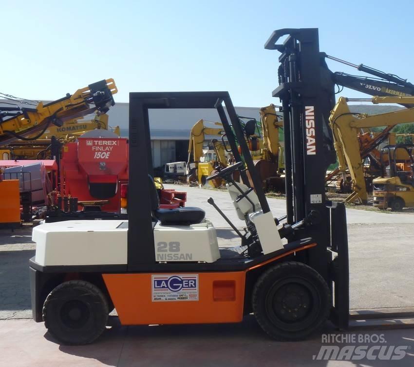Nissan EGH02 Dízel targoncák