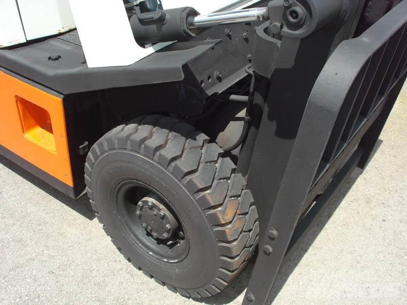 Nissan H01A15 Gázüzemű targoncák