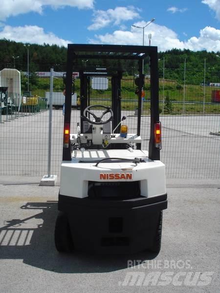 Nissan H01A15 Gázüzemű targoncák
