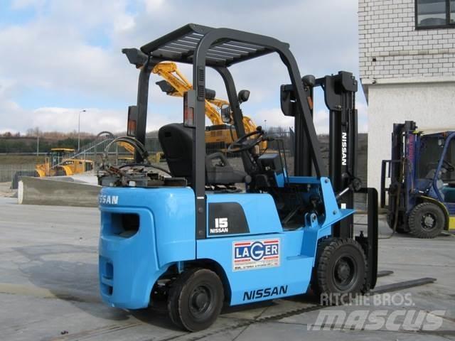 Nissan PJ01A15 Gázüzemű targoncák