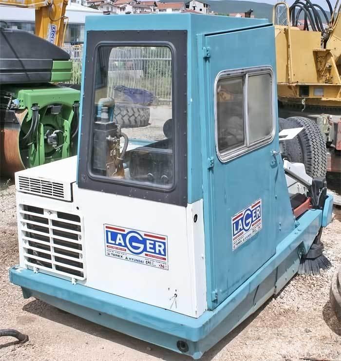 Tennant NV 275 Utcaseprő teherautók