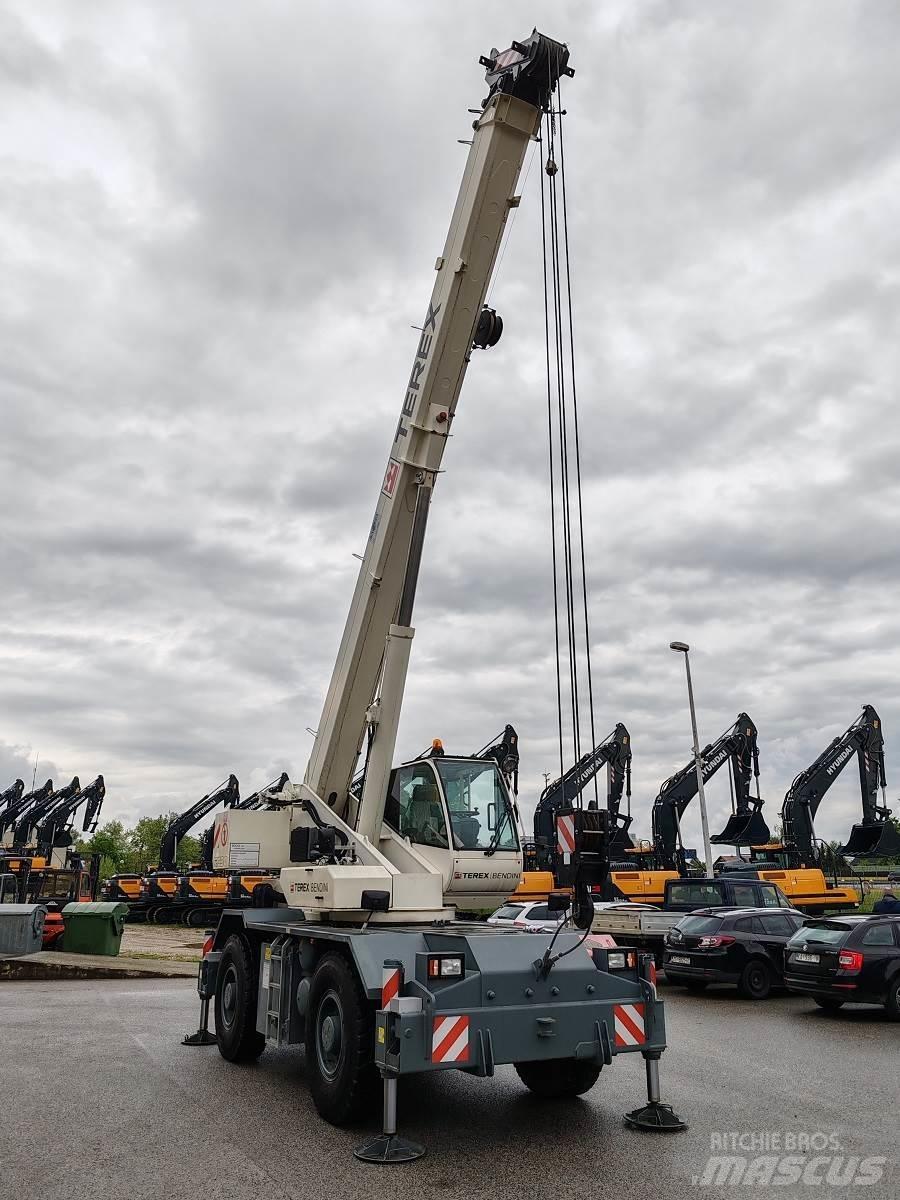 Terex RC30 Mobil daruk