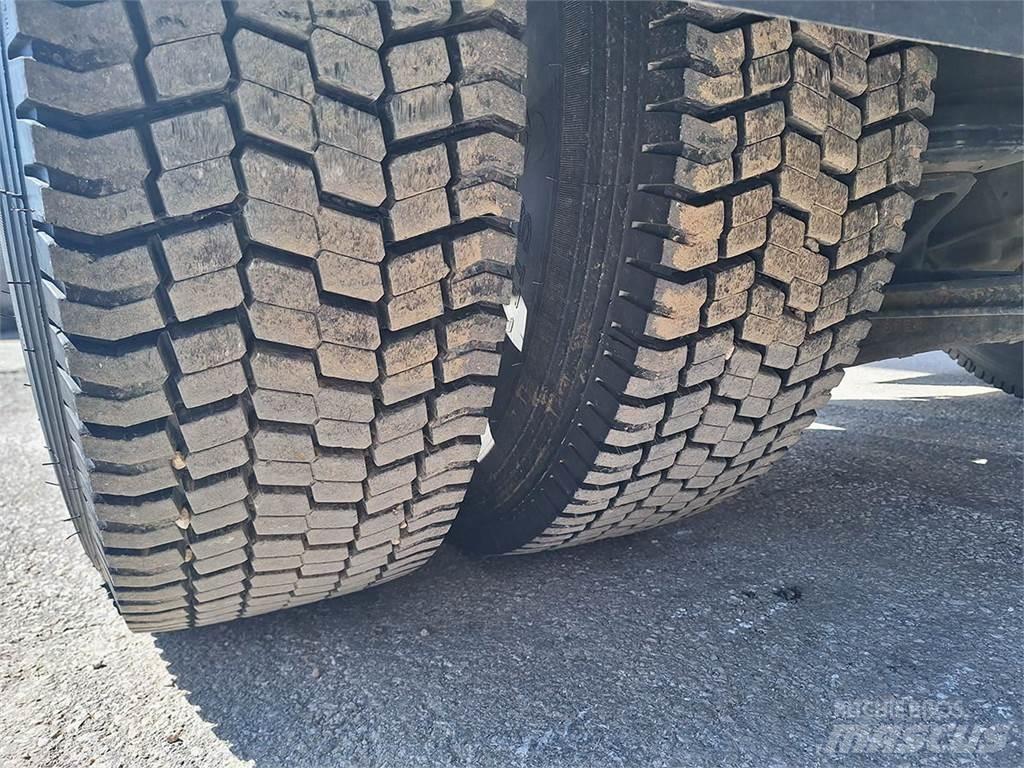 Volvo 460 Billenő teherautók