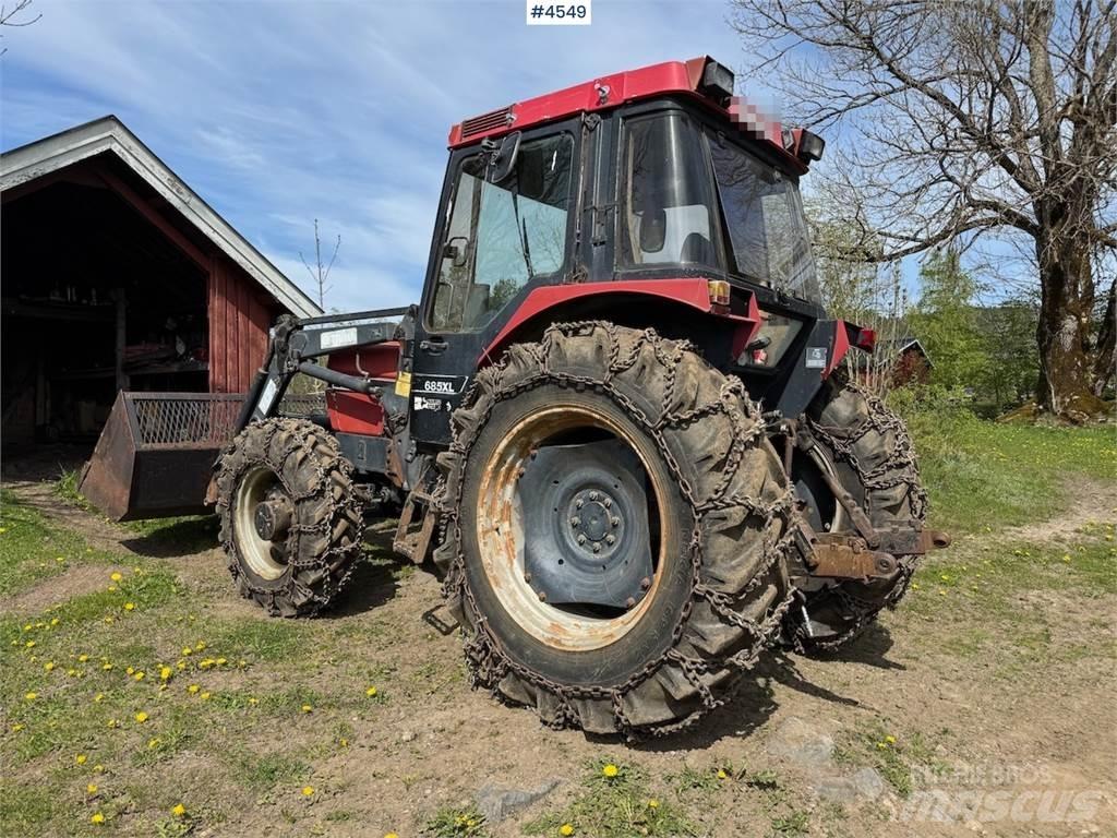 CASE 685 XL Traktorok