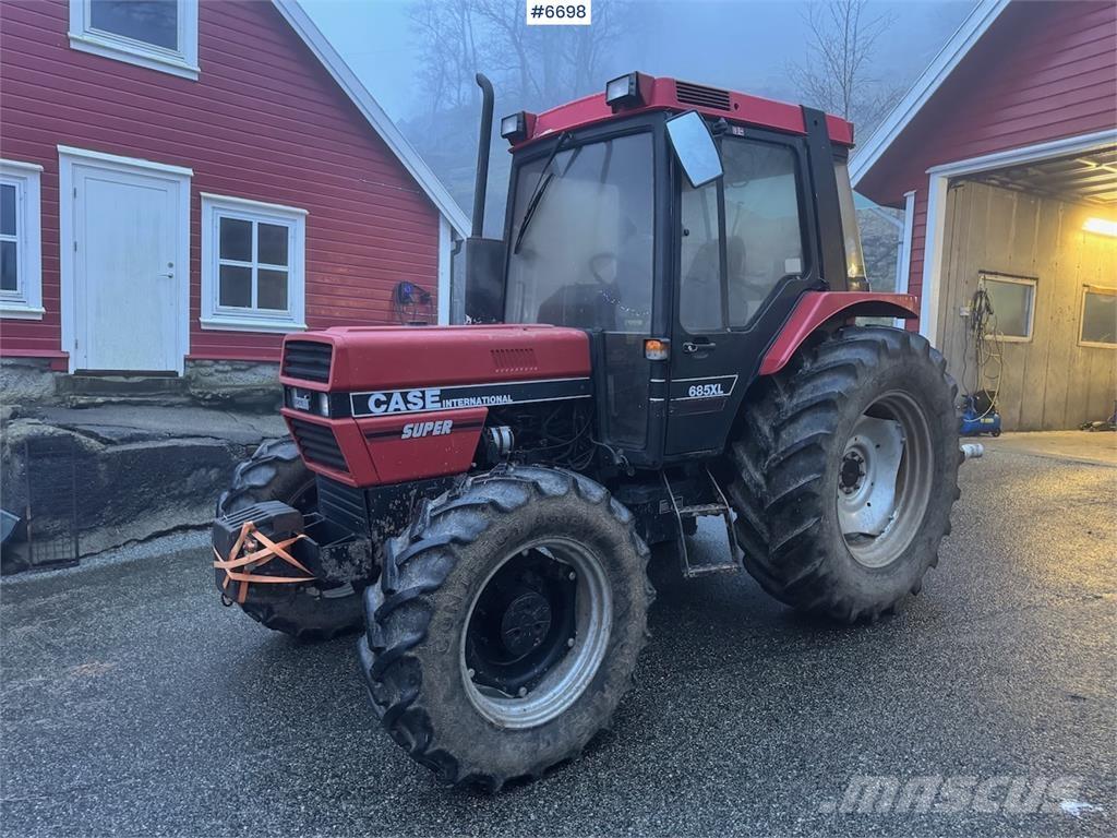 Case IH 685 XL Traktorok