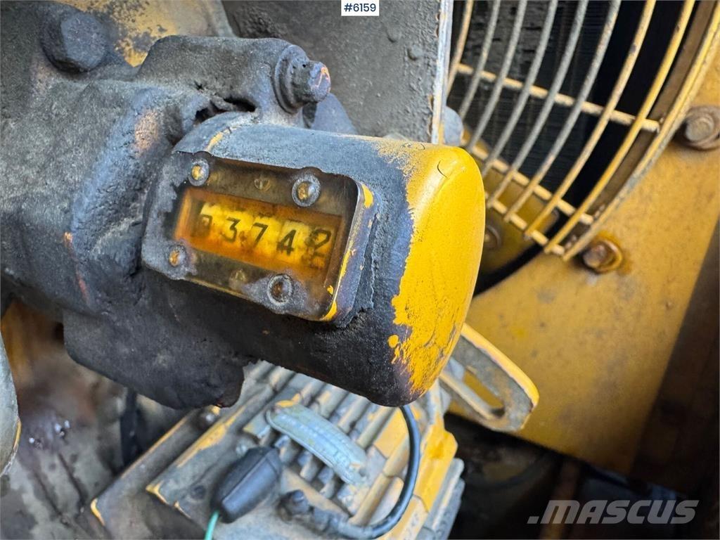 CAT 950 Gumikerekes homlokrakodók