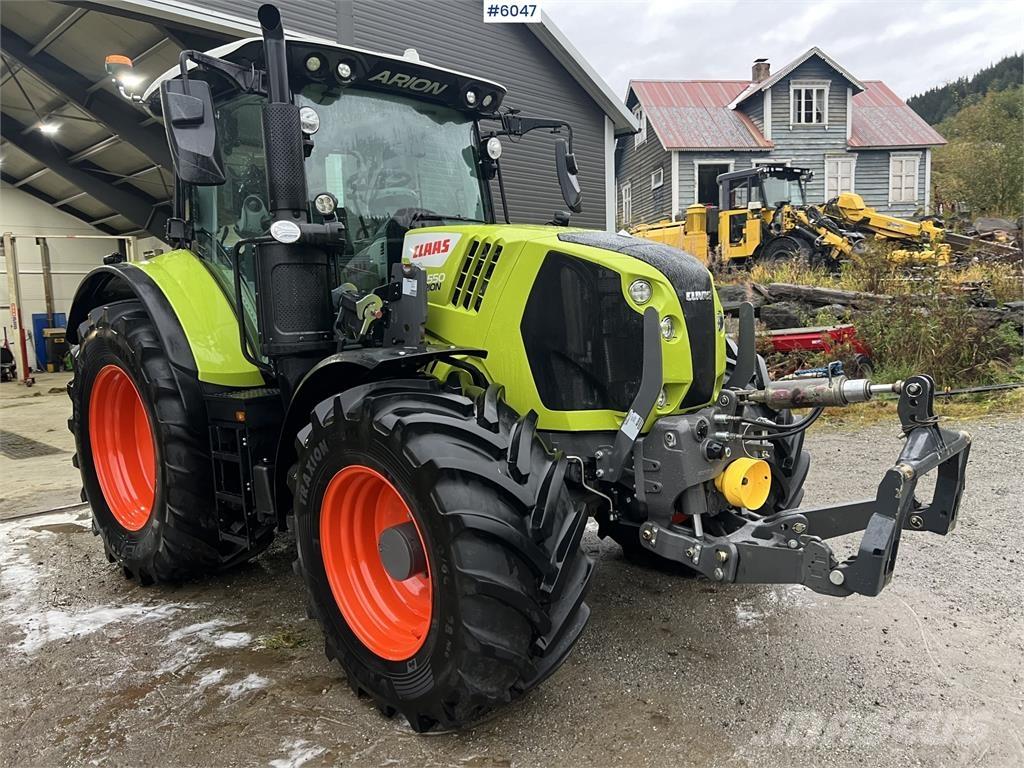 CLAAS 550 Traktorok