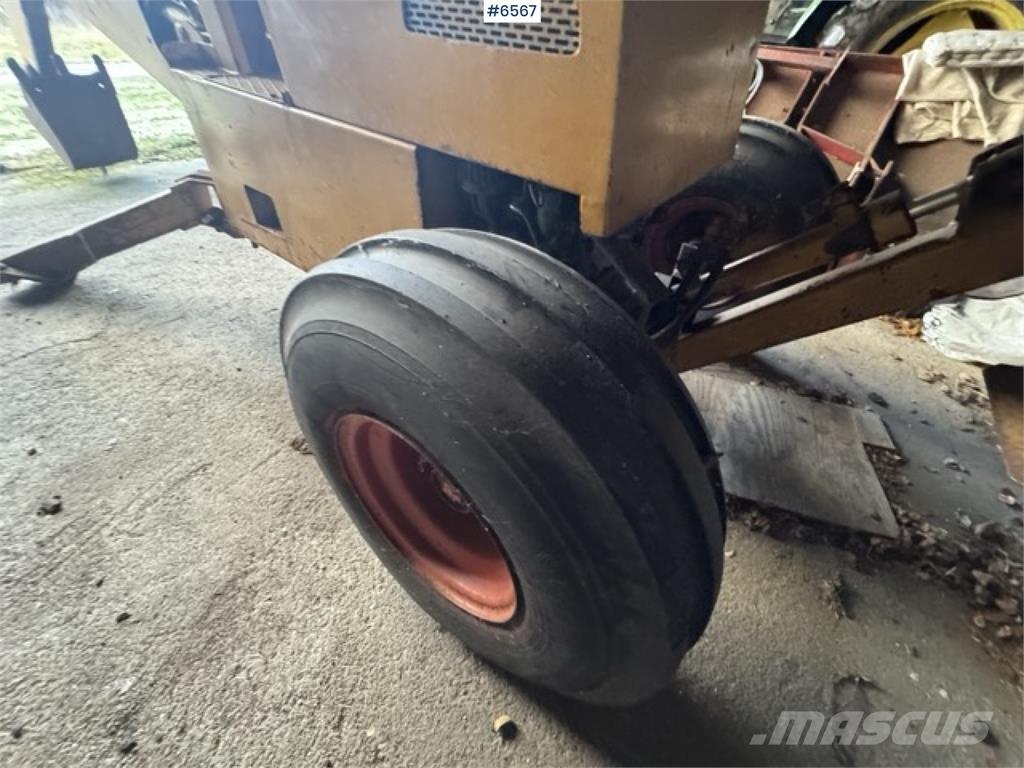 Gigant GS 210 Lánctalpas kotrók