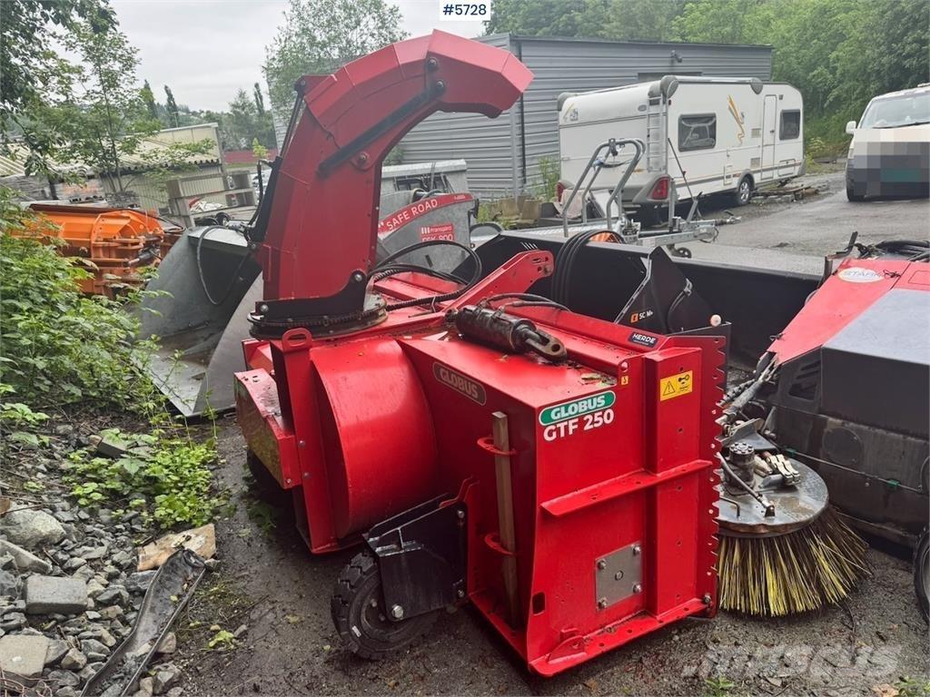 Globus GTF 250-19 Hóeltakarítók