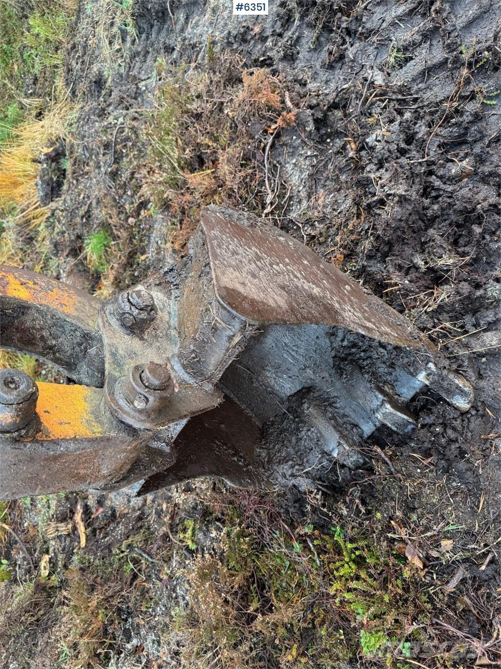 Hanix N 260-2 Lánctalpas kotrók