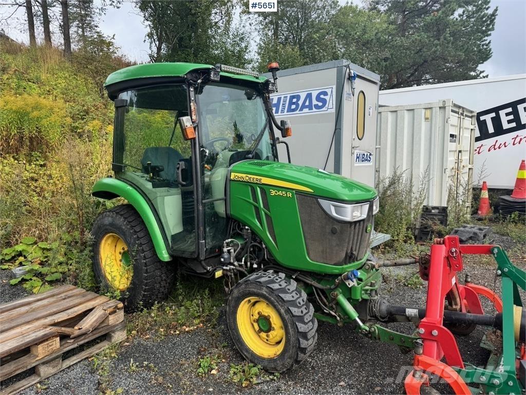 John Deere 3045R Traktorok