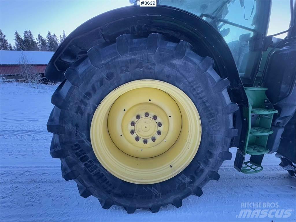 John Deere 6215R Traktorok