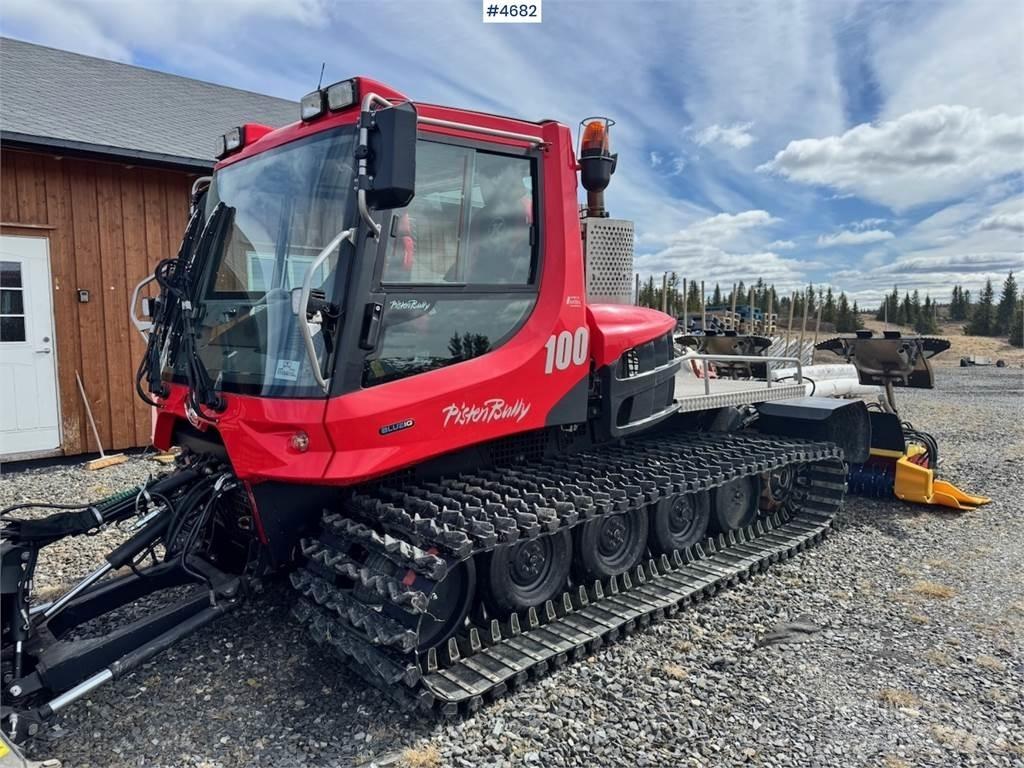  Pisten Bully 100 Hóeltakarítók