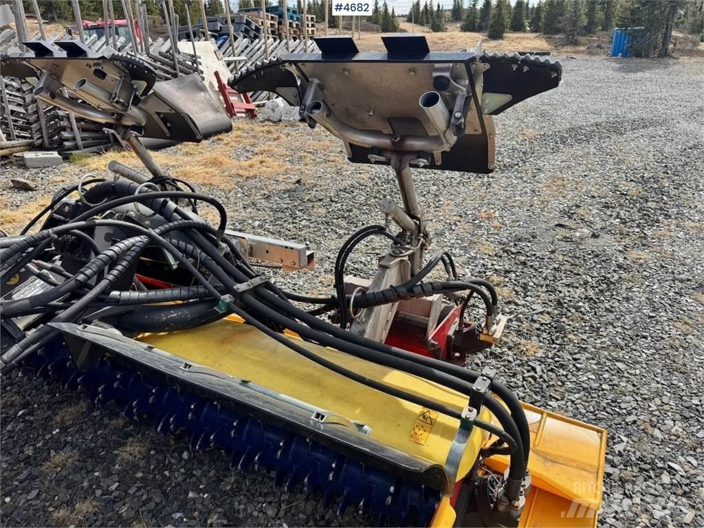  Pisten Bully 100 Hóeltakarítók