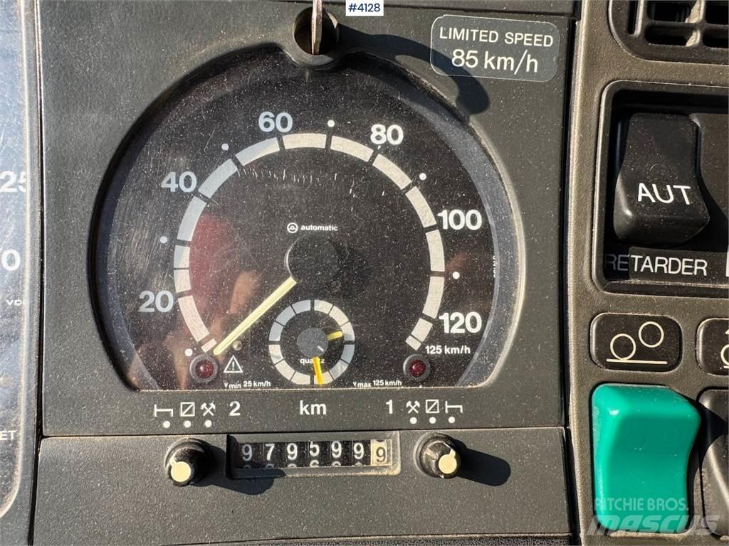 Scania 144G Dobozos teherautók