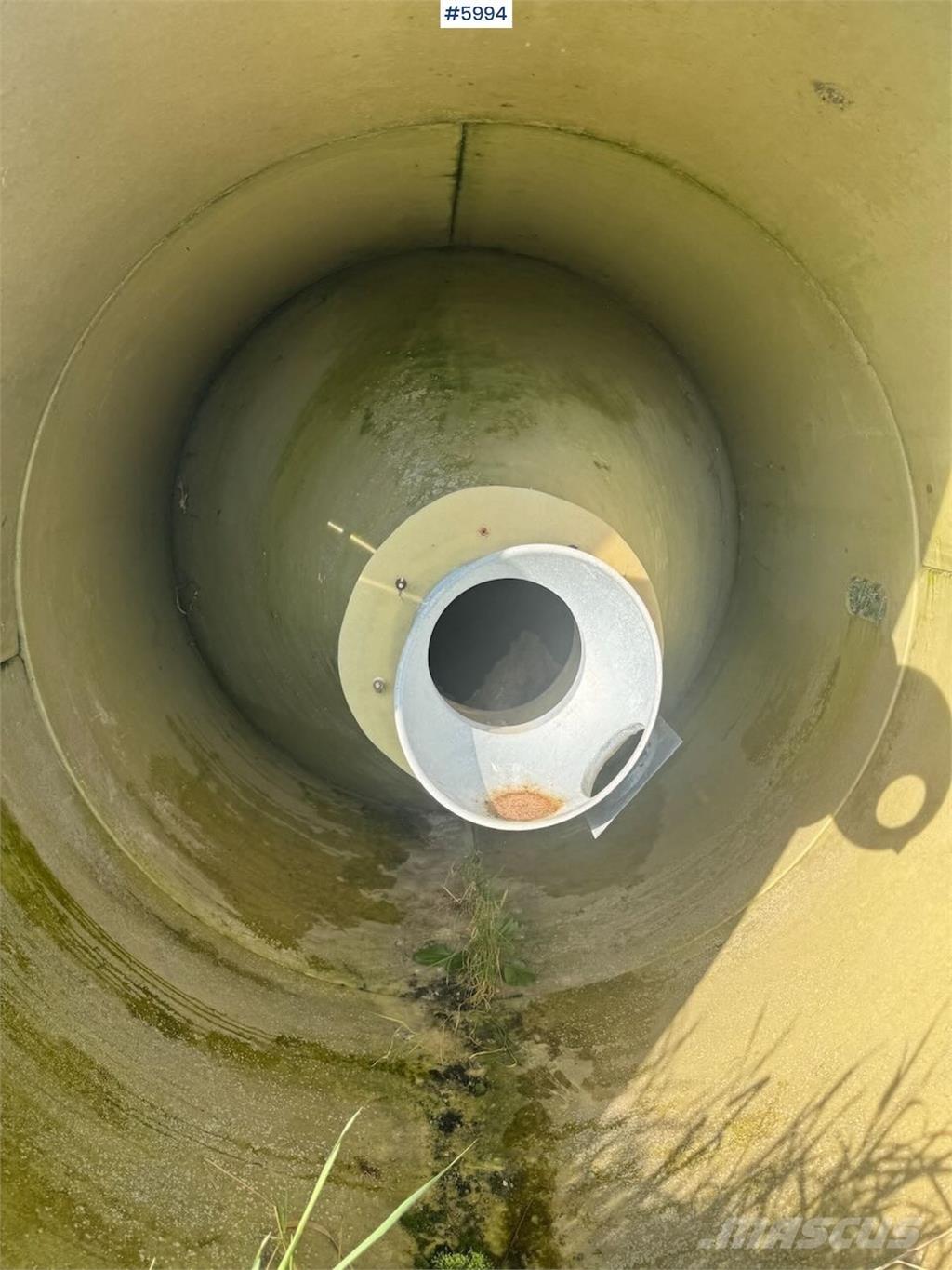  Silo Ca. 25 kubikk Egyéb traktor tartozékok