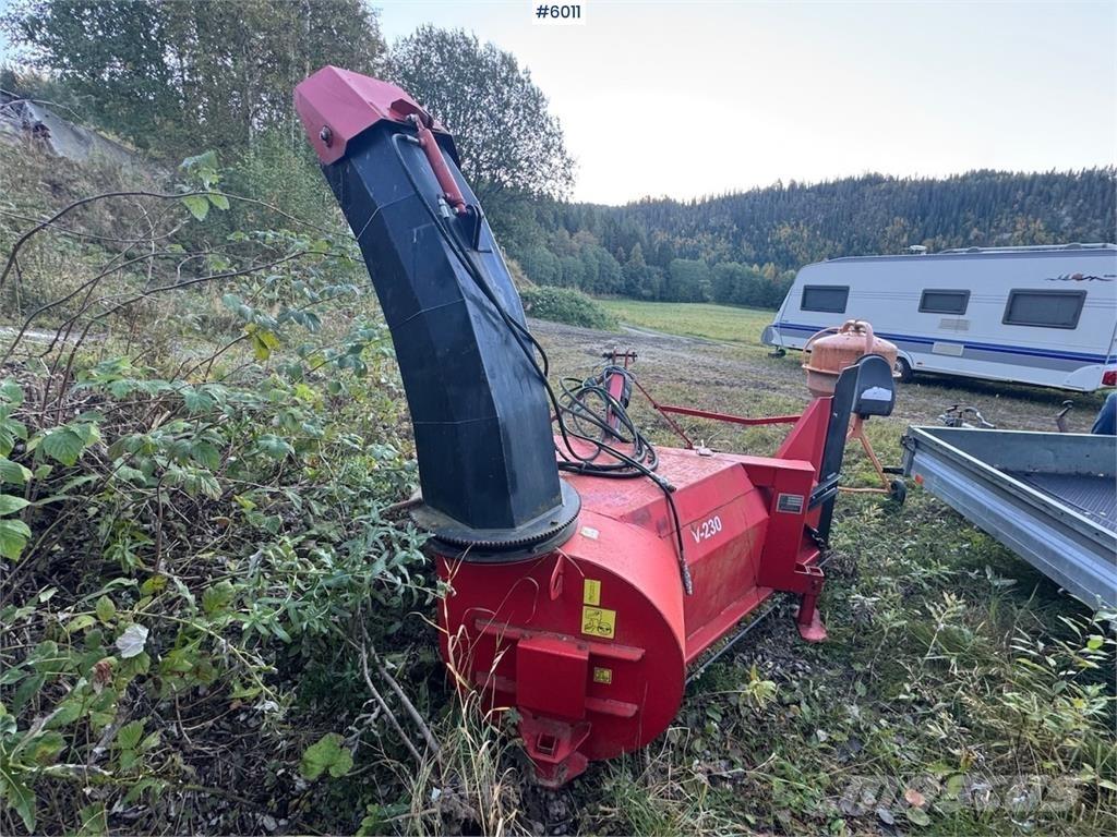 Sisu Handel V-230 Hóeltakarítók